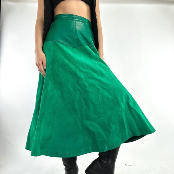 Elegant Green Women's Skirt - Picture 2 of 6